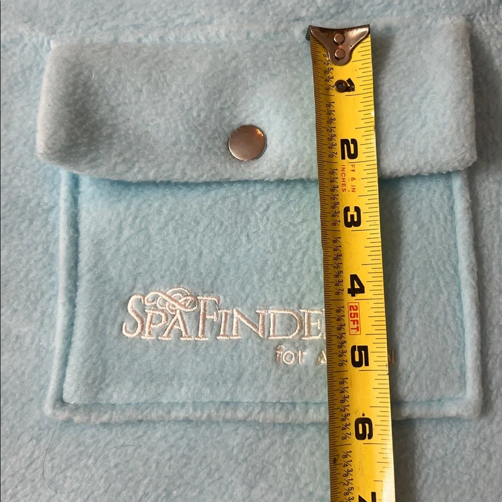 🌞 Spa Finder Soft Blue Pocket Throw   44” x 31” w/Snap Pocket Closure 6” x 6”